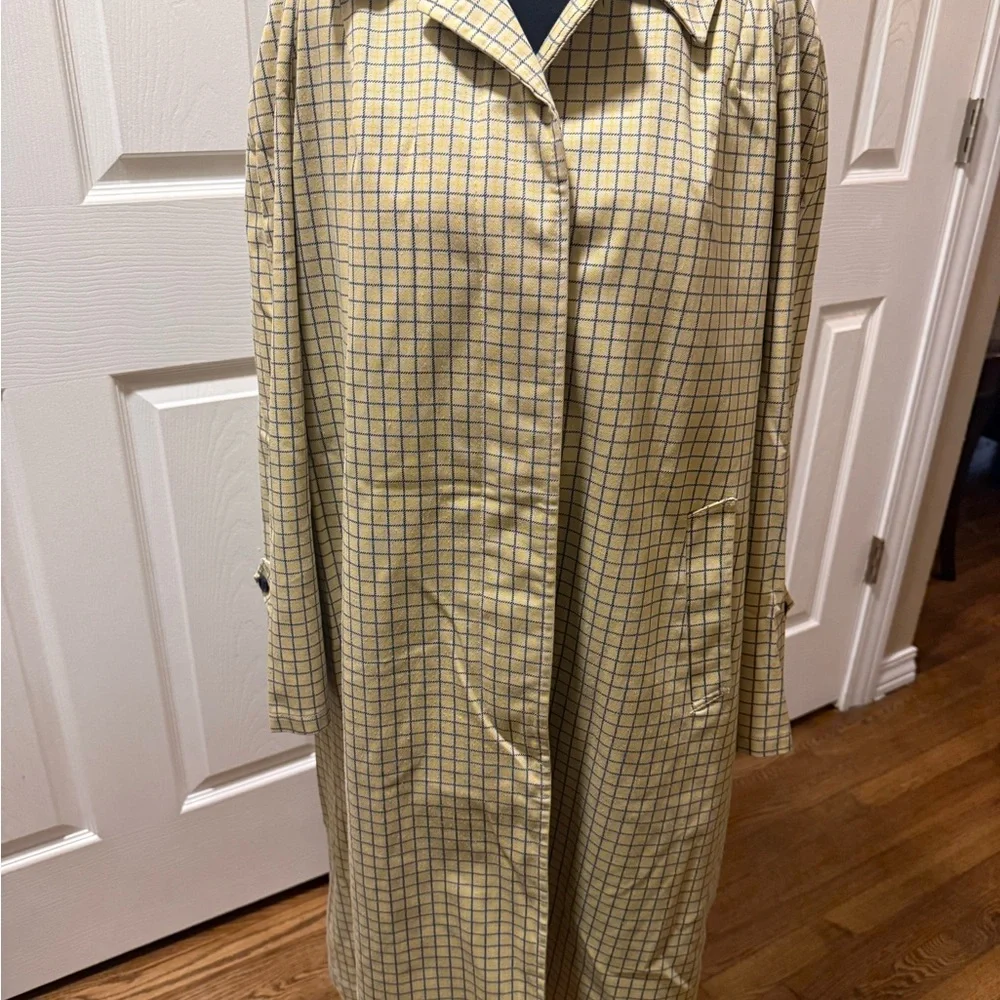 1960s Vintage Sears Stylish Beige and Black Checkered Trench Coat - Picture 2 of 10